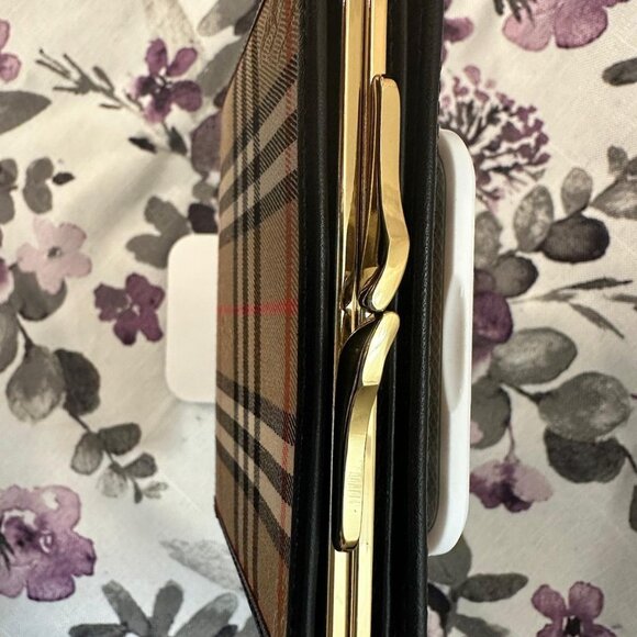 Burberry Beige & Black Wallet - Picture 8 of 11